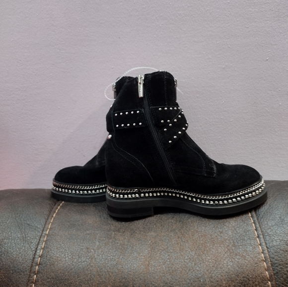 Vince Camuto Blinda  Black Suede Moto Chic Chain Rim Platform Lug Sole Boot - Picture 4 of 13